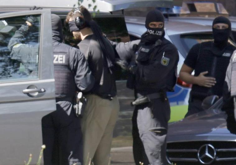 Detienen a siete presuntos terroristas de Estado Islámico en Alemania