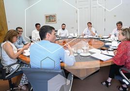 Arriba. Pedro Sánchez (PSOE) y Alberto Núñez Feijóo (PP). Debajo. Yolanda Díaz (Sumar) y Santiago Abascal (Vox).