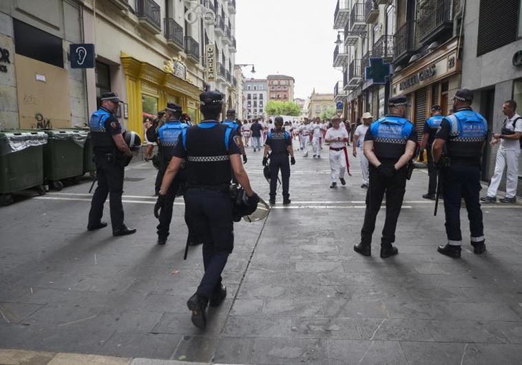 Un joven recibe seis puñaladas en Pamplona y la Policía Nacional busca al autor