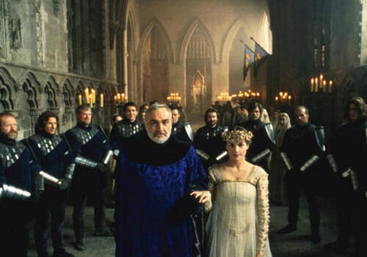 Sean Connery and Julia Ormond, foreground.