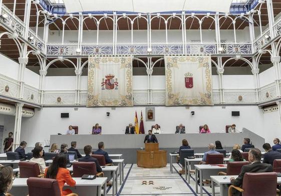 Debate de investidura en la Asamblea Regional