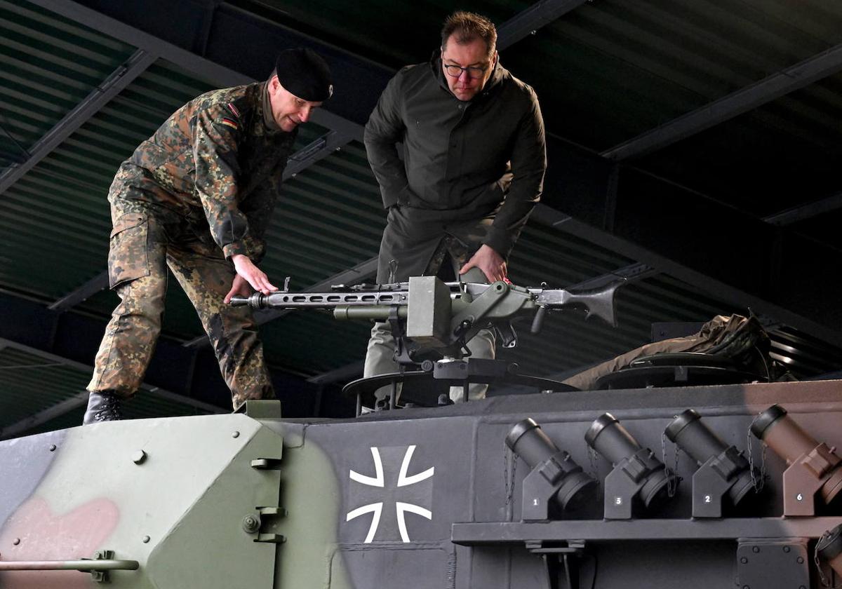 Soldados ucranianos reciben entrenamiento en vehículos de combate de infantería alemanes