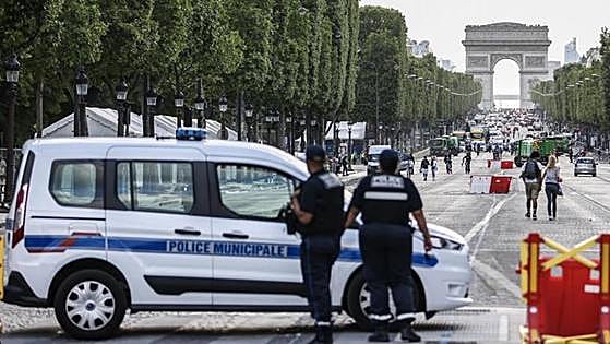 Francia despliega a 130.000 agentes para evitar disturbios durante la fiesta nacional