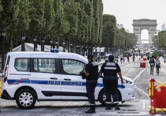 Francia despliega a 130.000 agentes para evitar disturbios durante la fiesta nacional