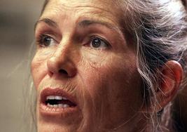 La exmiembro de la 'Familia Manson', Leslie van Houten, cuando iba a ser liberada, en California.