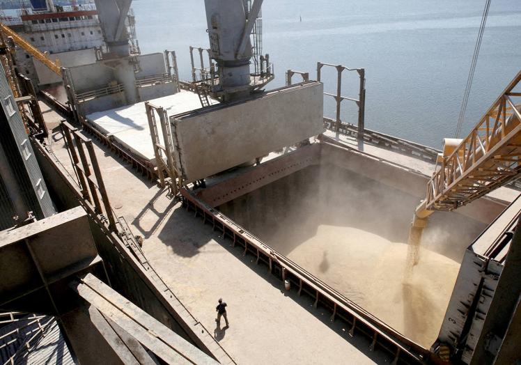 La carga de cereal en buques peligra tras la negativa a prorrogar el acuerdo del Mar Negro.