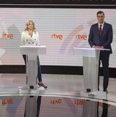 Sánchez y Díaz reivindican su modelo contra Abascal en un debate descafeinado sin Feijóo