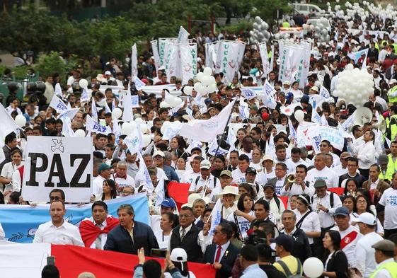 Cientos de personas marcharon en Lima días antes de la nueva jornada de protestas