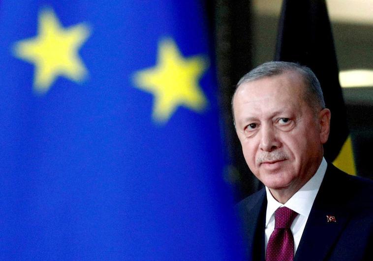Bruselas celebra la nueva perspectiva europeísta de Turquía