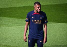 Kylian Mbappé, en un un entrenamiento con el PSG.