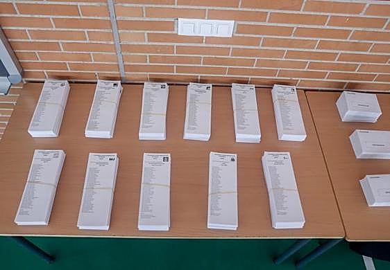 Papeletas electorales de distintos partidos.