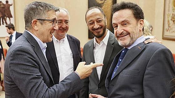 Tregua en el Congreso por Ucrania en mitad de la batalla por la investidura