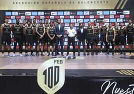 Los jugadores de la selección española dirigida por Sergio Scariolo, durante su presentación oficial en la sede de Endesa en Madrid.