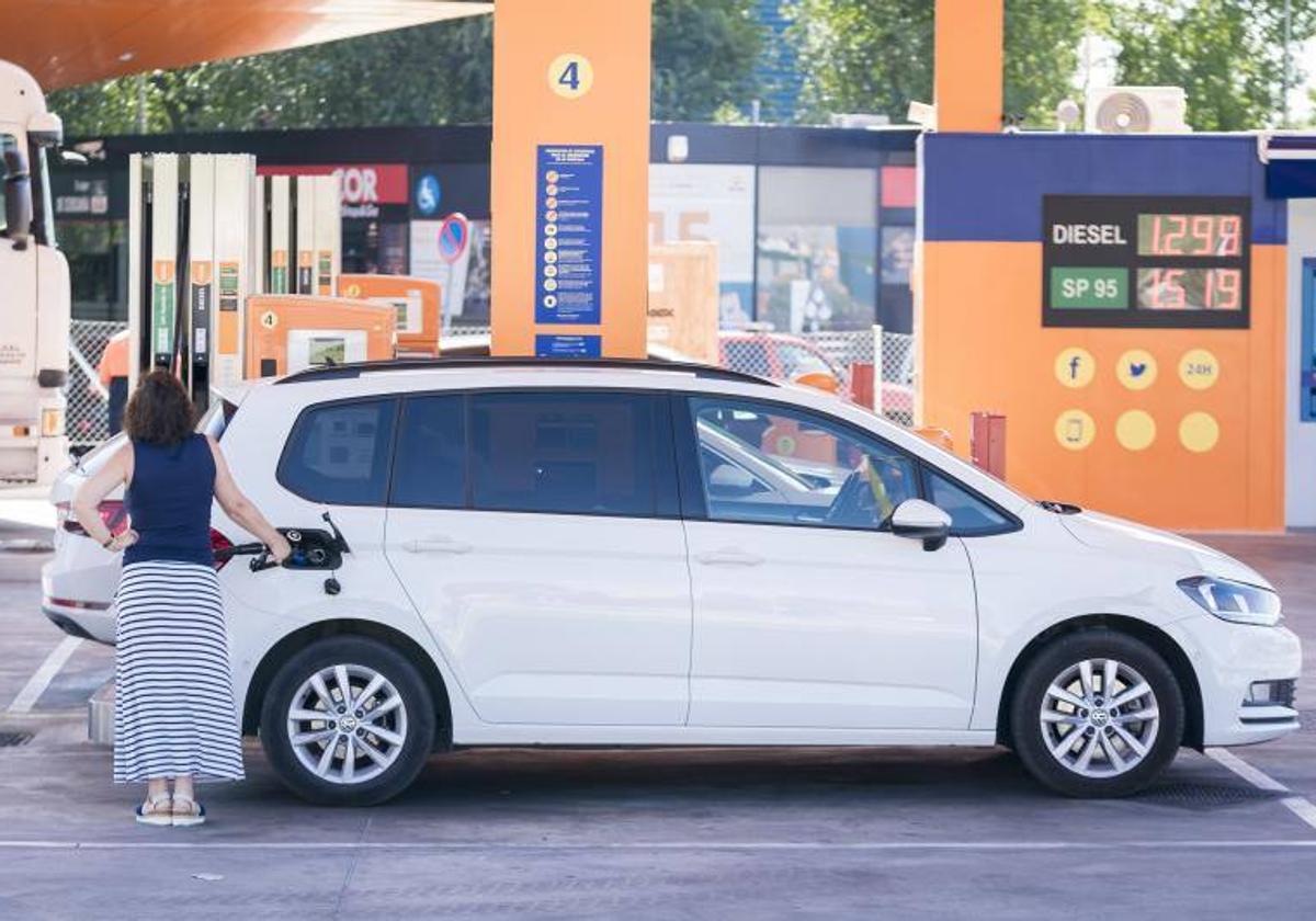 Imagen de una gasolinera en España