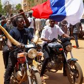 Miles de nigerinos salen a la calle para apoyar a los golpistas entre vítores a Rusia