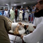 Suicide attack kills 44 in Pakistan