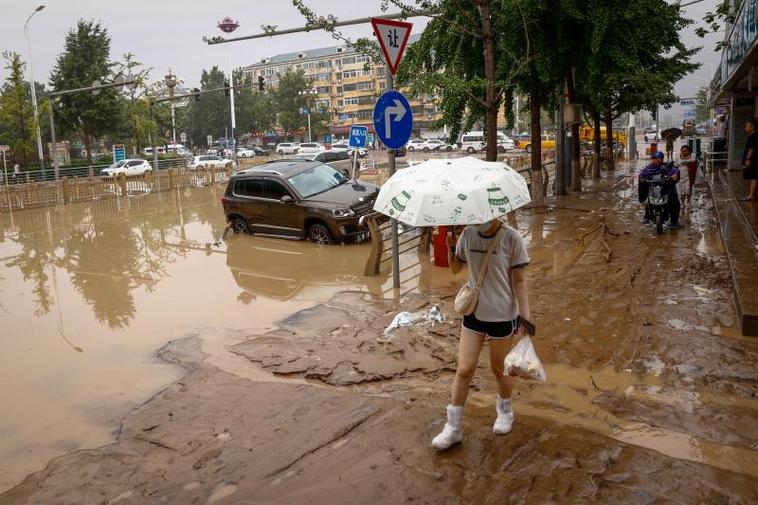 China intensifica los rescates tras contabilizar 20 muertos y 19 desaparecidos por las lluvias torrenciales