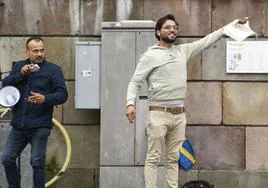 El refugiado iraquí Salwan Momika quemó el lunes un nuevo ejemplar del Corán en Estocolmo.