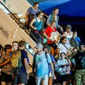 Francia evacua a más de un millar de personas de Níger, entre ellos una veintena de españoles
