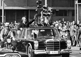 El líder soviético Brezhnev junto a Tito, en uno de los Mercedes 600 del dictador yugoslavo