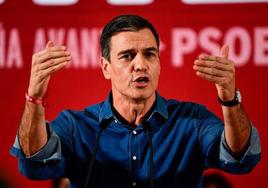 Pedro Sánchez interviene en un mitin del PSOE en San Sebastián durante la pasada campaña electoral.