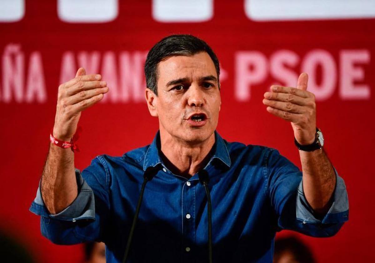 Pedro Sánchez interviene en un mitin del PSOE en San Sebastián durante la pasada campaña electoral.