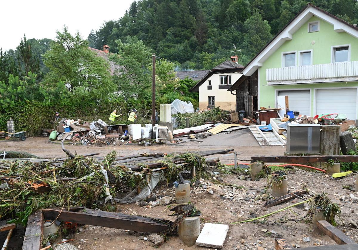 Las inundaciones han arrasado decenas de aldeas en Eslovenia, como esta de Skofja Loka.