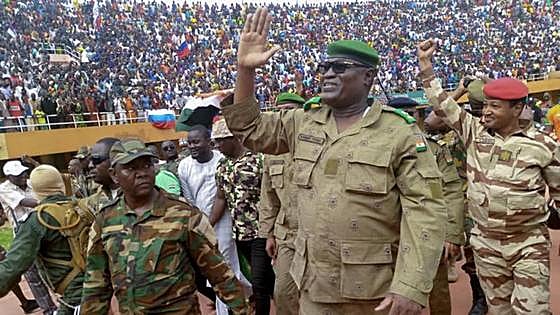 La respuesta a los golpistas de Níger abre una fractura entre los países africanos