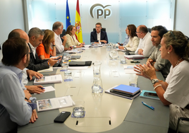 Feijóo, reunido este miércoles con la cúpula del PP.