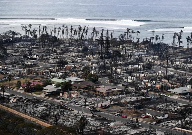 Imagen principal - Las impactantes imágenes del fuego que arrasa la isla hawaiana de Maui