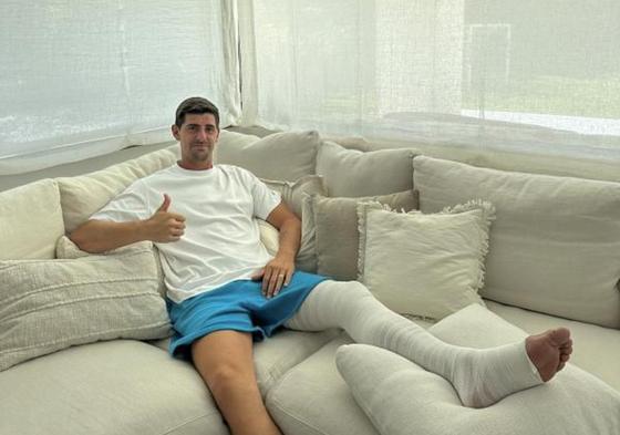 Thibaut Courtois, sonriendo tras lesionarse de gravedad