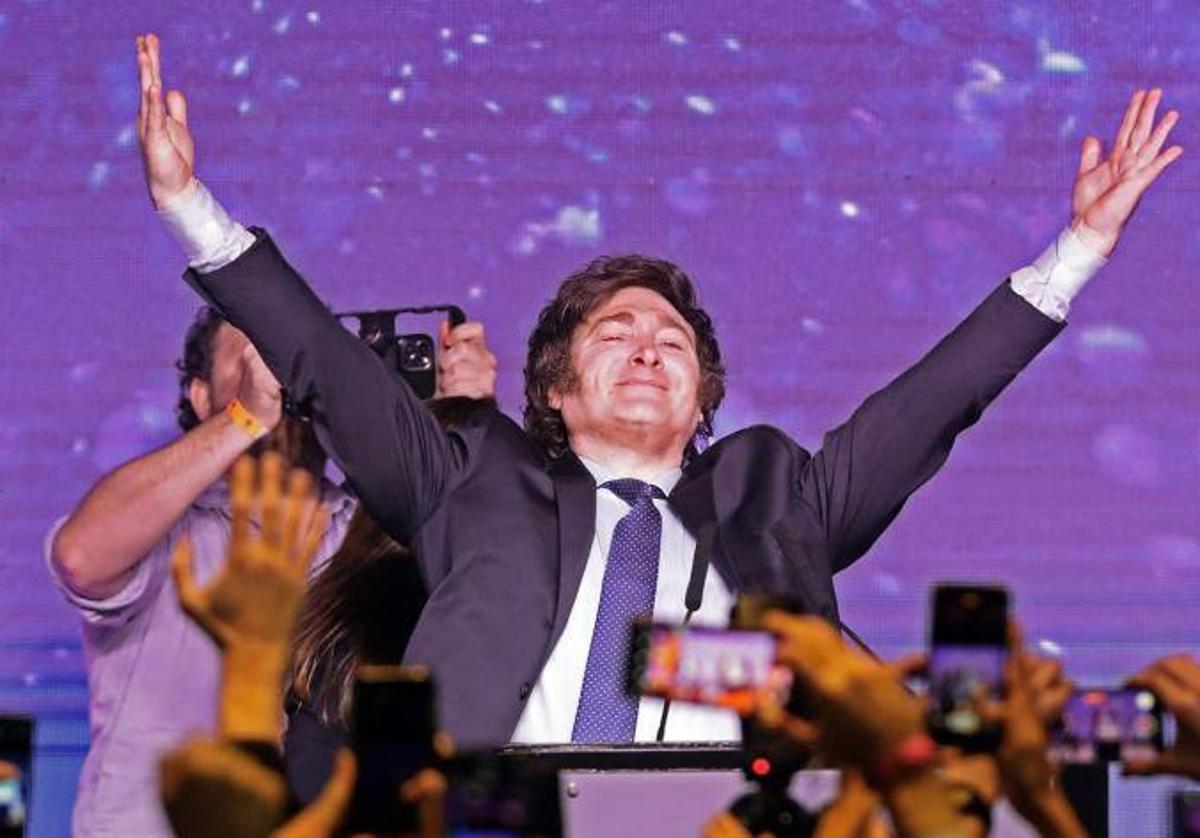 Javier Milei celebra el triunfo en las elecciones primarias de Argentina