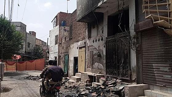 Un centenar de detenidos en Pakistán por quemar iglesias, casas y comercios de la minoría cristiana