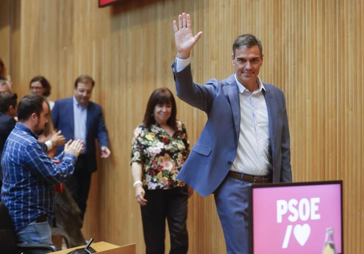 El líder del PSOE, Pedro Sánchez, a su llegada ayer al Congreso de los Diputados.