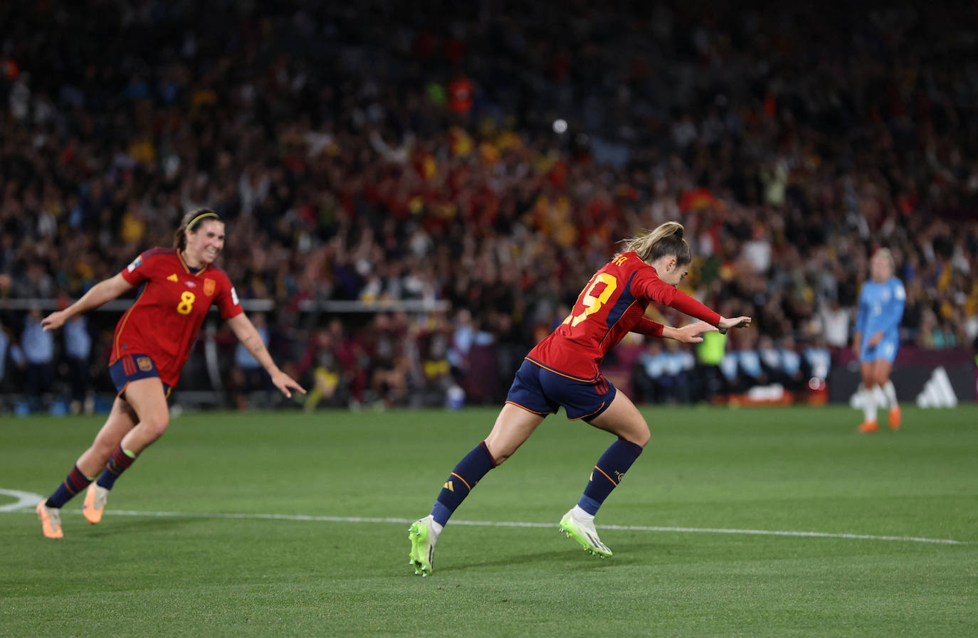 Olga Carmona celebra el gol que puso por delante a España en la primera parte de la gran final del Mundial femenino ante Inglaterra.