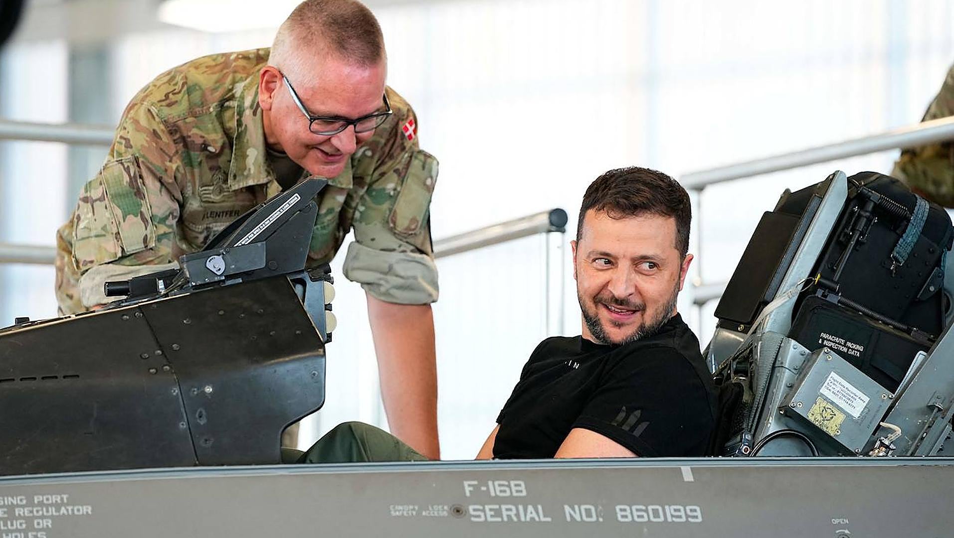 Zelenski asegura que recibirá 61 cazas tras un acuerdo con Países Bajos y Dinamarca | El Correo