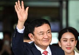 El ex primer ministro de Tailandia Thaksin Shinawatra a su vuelta al país tras 16 años en el exilio