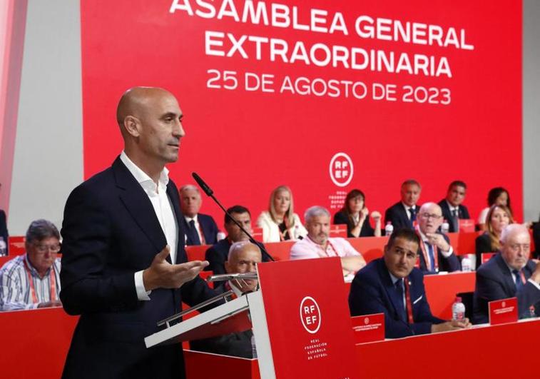 Luis Rubiales, durante la asamblea de la Federación.