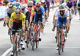 Soupe se lleva el gato al agua en un apretado sprint en Oliva