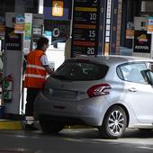 ¿Cuál es el día más barato para echar gasolina?