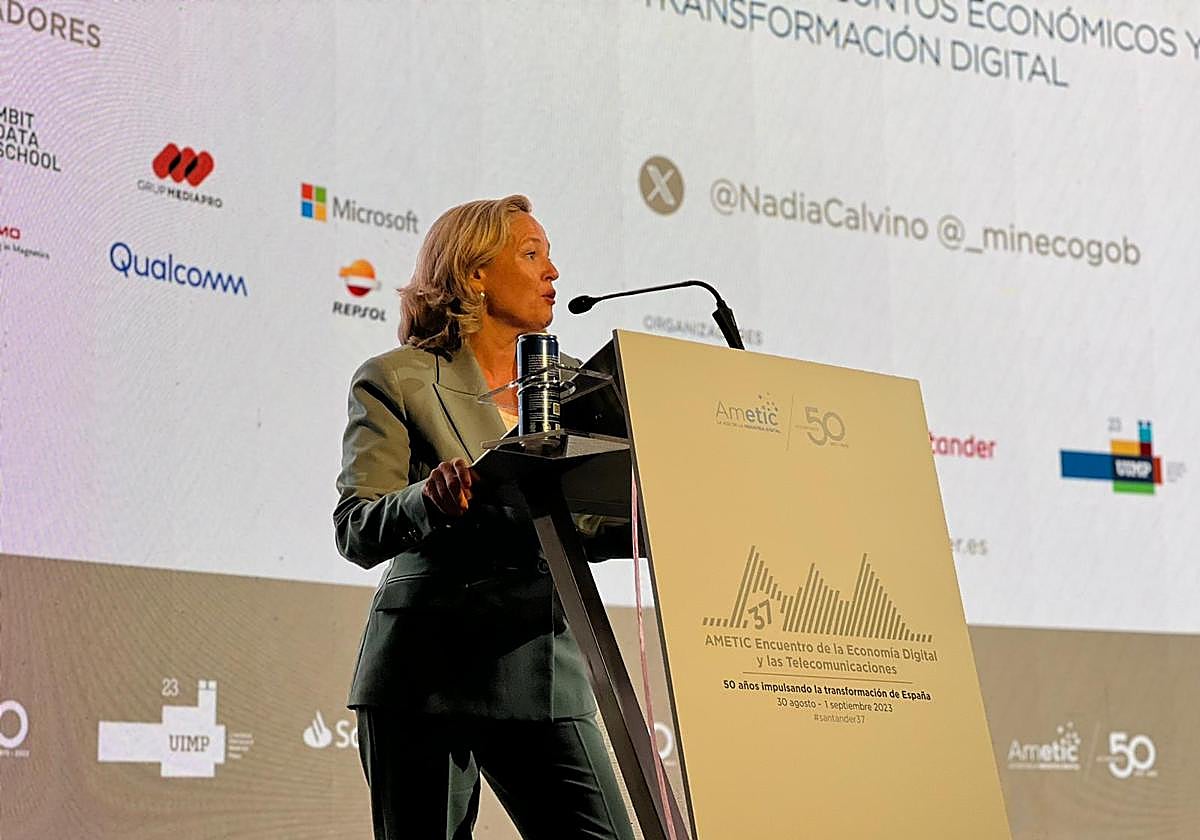 La vicepresidenta Calviño durante su intervención en el foro de Ametic en Santander.