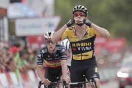 El ciclista esloveno PrimoRoglic, del equipo Jumbo-Visma, gana la octava etapa de la Vuelta a España