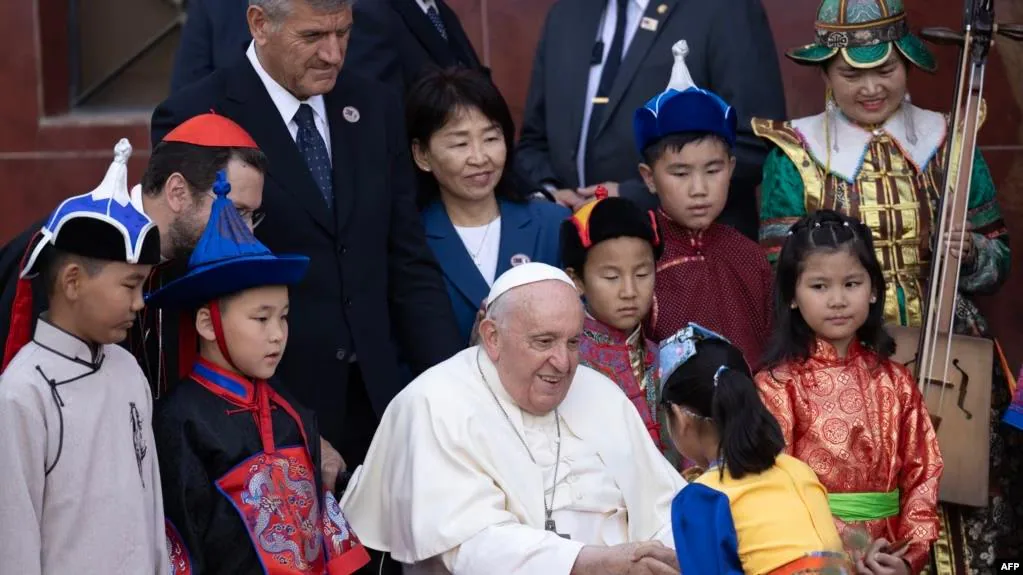 The Pope asks the Catholics of China to be “good Christians and good citizens”