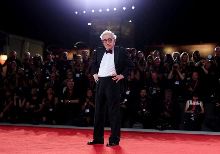 «Hay una atmósfera de caza de brujas», asegura Woody Allen en Venecia
