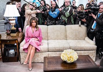 Melania Trump, en la sombra: «Si te enfrentas a ella, te la juegas. Te corta la cabeza»