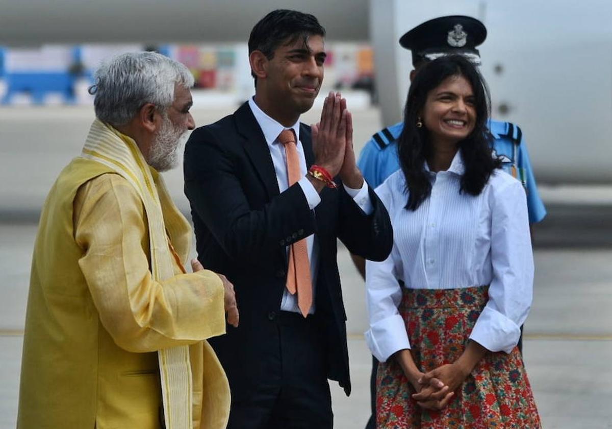 Rishi Sunak y su esposa fueron recibidos por el ministro de Exteriores indio