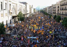 Miles de personas se manifiestan en Barcelona en la Diada de 2022.