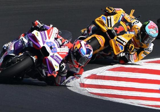 Jorge Martín y Pecco Bagnaia, durante el GP de San Marino.