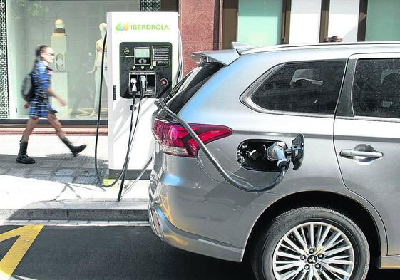 Bruselas anuncia una investigación a las ayudas chinas para la producción de coches eléctricos