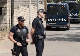 Un condenado por maltrato a dos exparejas se inscribe como mujer y pide el indulto en Sevilla